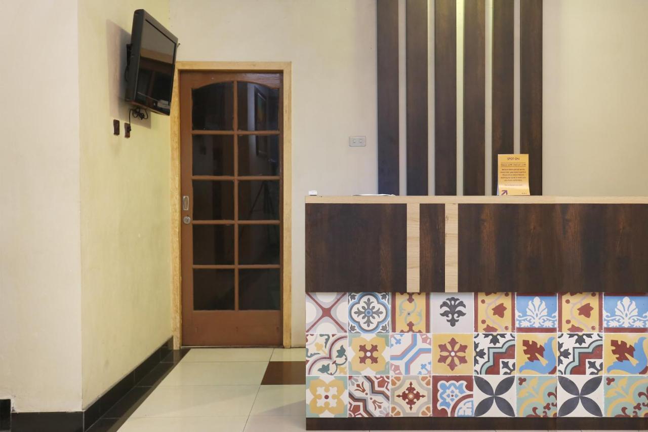 Spot On 2358 Aster Homestay Melati Exterior foto