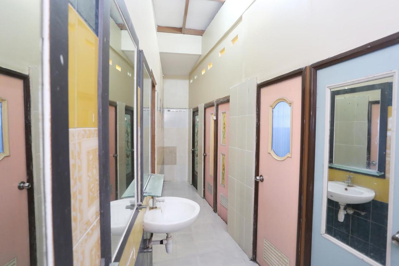 Spot On 2358 Aster Homestay Melati Exterior foto